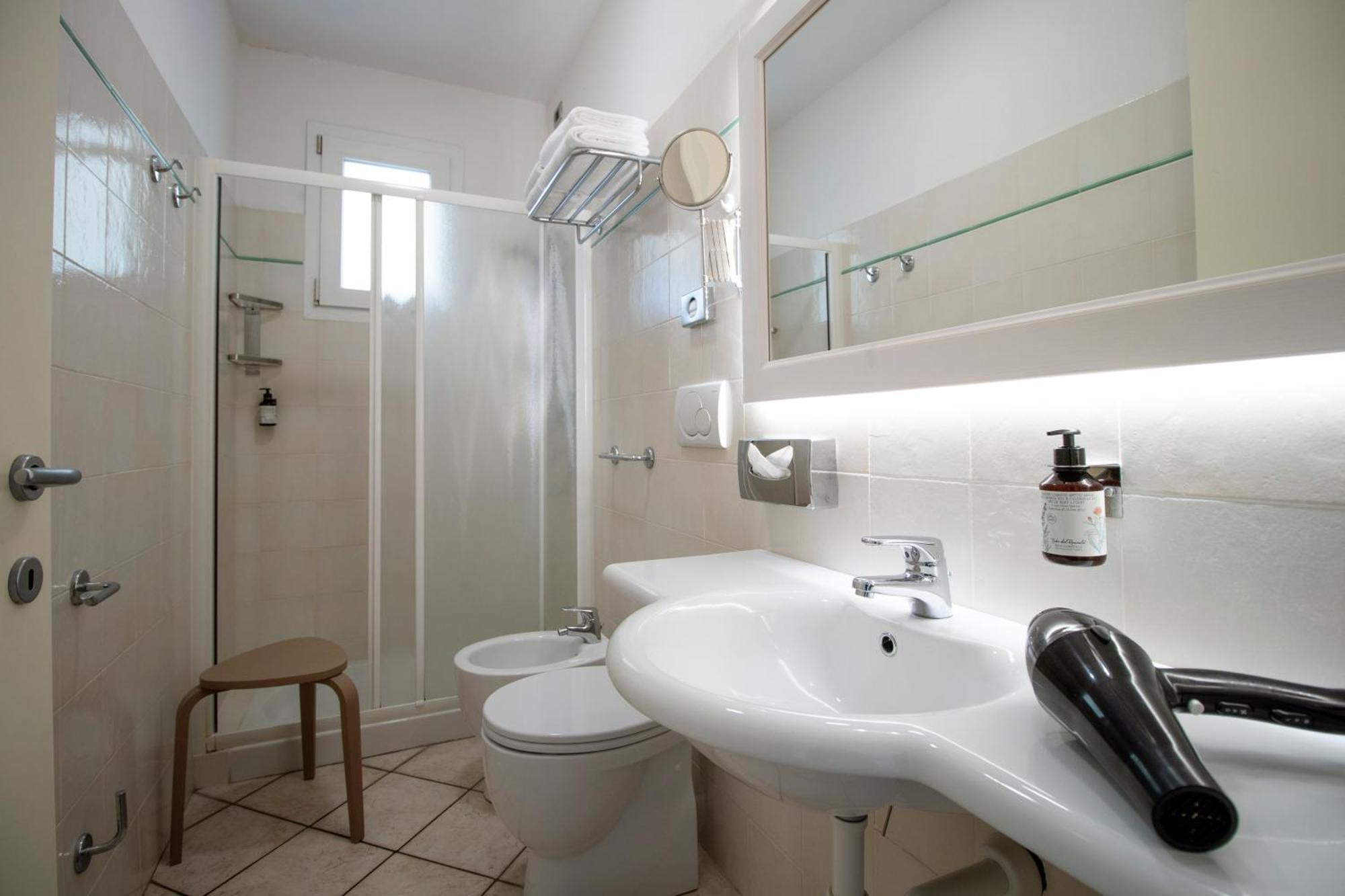 Hotel Liliana Diano Marina Zimmer foto